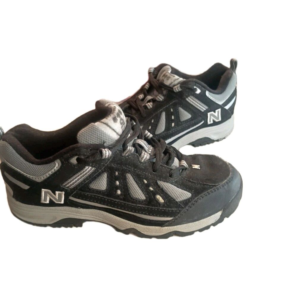 Vintage New Balance 645 Black Grey Kids Hiking Running Shoes Suede Size 2.5 - Picture 2 of 10